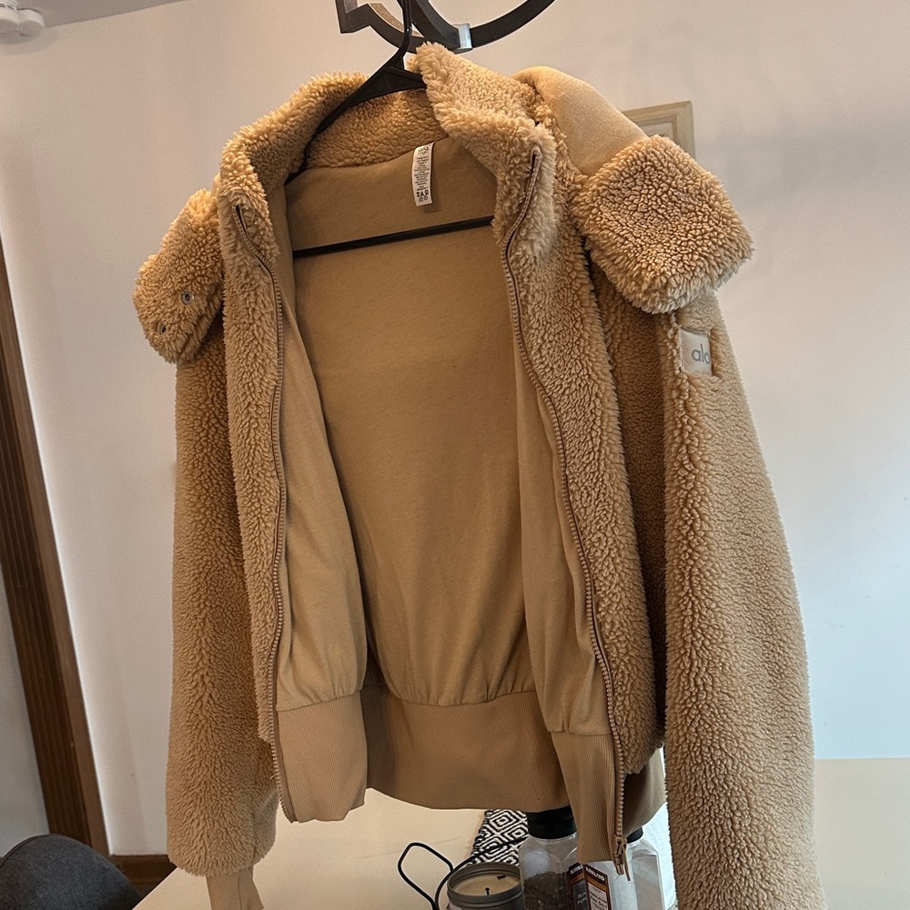Alo Foxy Sherpa Jacket size M
